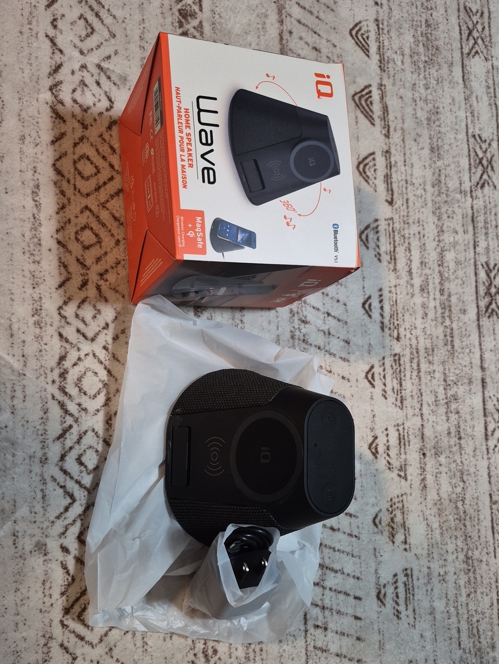 Wave Black Bluetooth Speakerphone with Wireless Charging